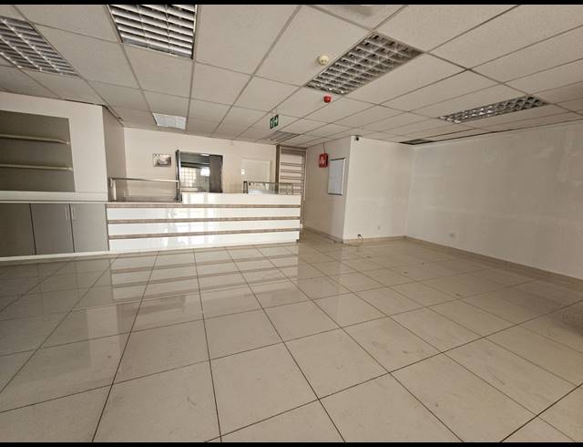 6,560M² WAREHOUSE TO LET IN HUGHES